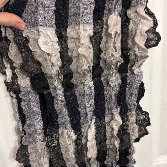 Beautiful Soft Black Grey Women’s Striped Ruffled Long Scarf Fringe - Picture 7 of 8
